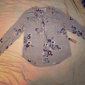 Black/white striped long sleeve shirt w/flowers